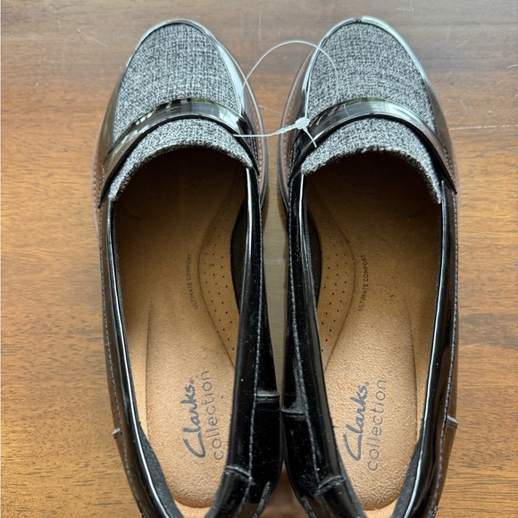 Clarks Black and Gray women’s Slip-On Loafers - Picture 2 of 4